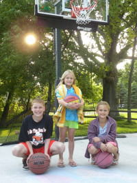 Kids out by Luttig Court